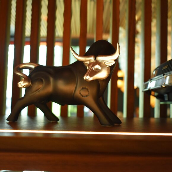 Adam & Friends Home Decor Strong Bull Sculpture | 1-Piece | Black/Silver - Picture 5 of 5